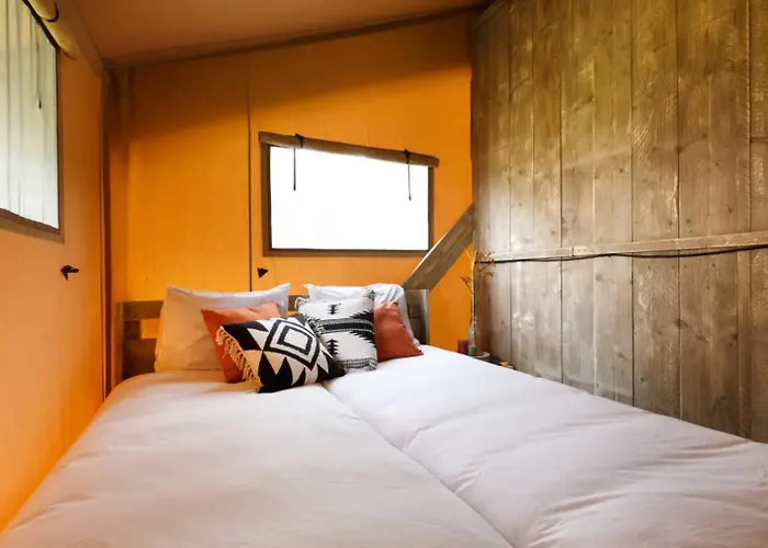 Stoere Safaritent Voor 7 Personen Met Prive Sanitair Sleepy